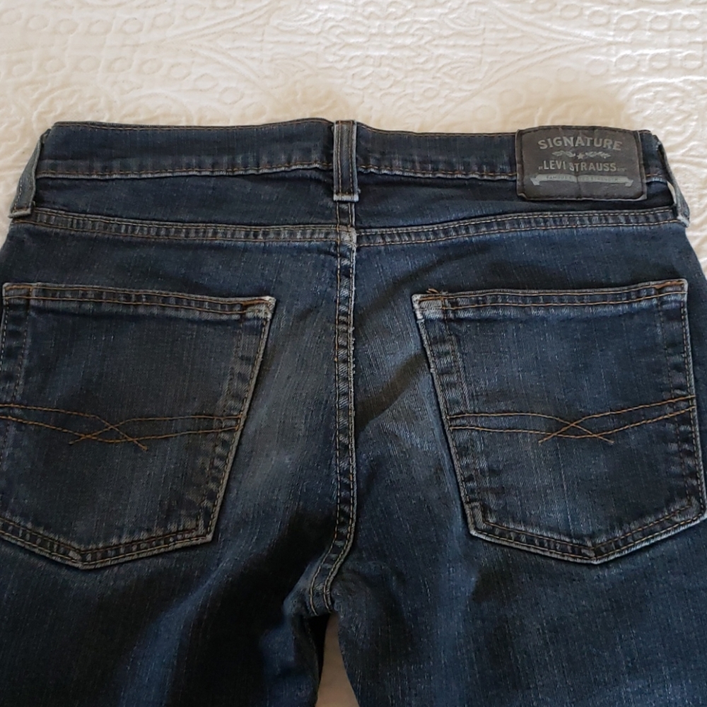 Levis
